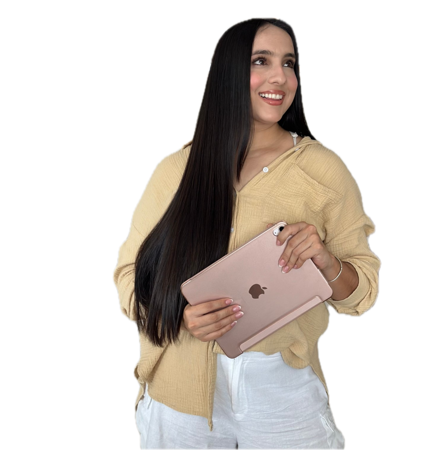 Jis Chaustre sonriendo con su iPad